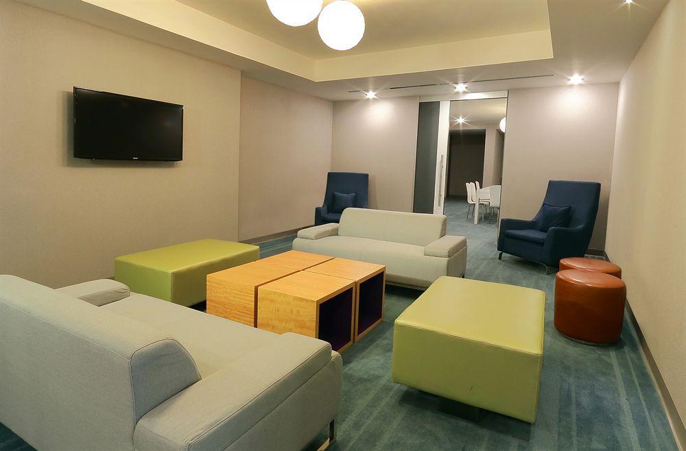 Aloft Hotel 4*